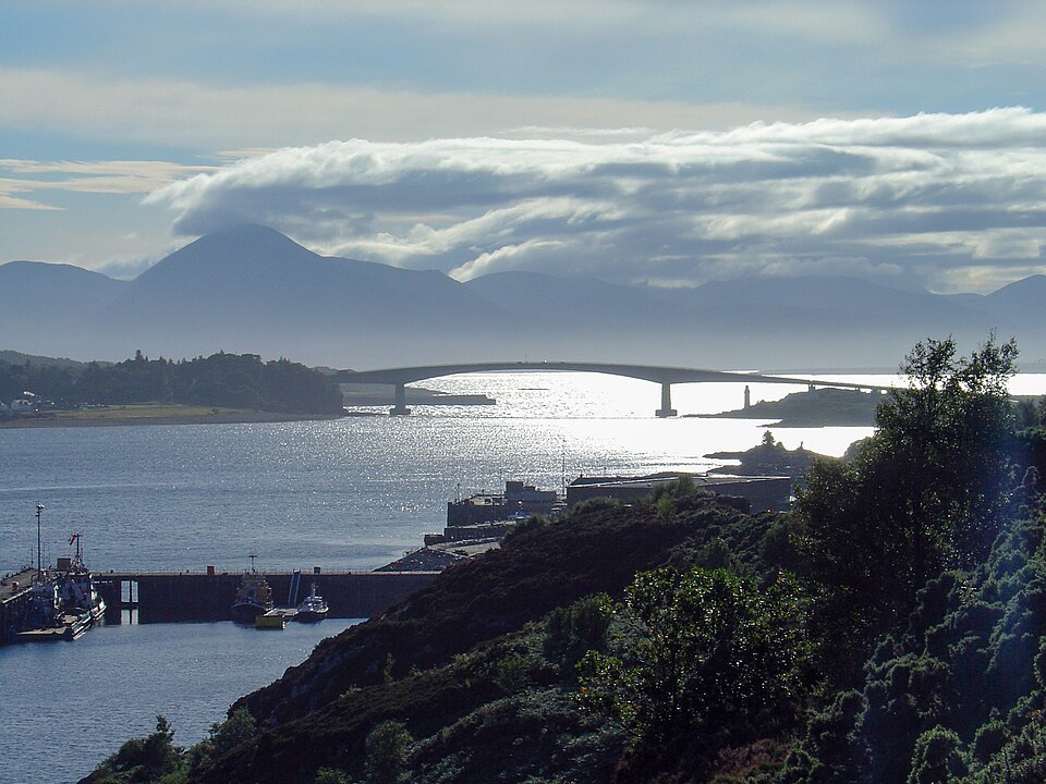 The Skye Bridge should have cost £15m but ended up costing taxpayers £93.6m. Photo: Giorgio Galeotti; Creative Commons Attribution 4.0 International license.