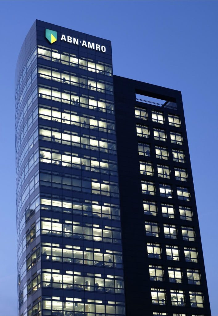 25-storey head office of ABN Amro, Gustav Mahlerlaan, Amsterdam. Designed by Pei Cobb Freed & Partners' Henry Cobb, the building opened in 1999. Photo: DennisM2 (public domain image). 