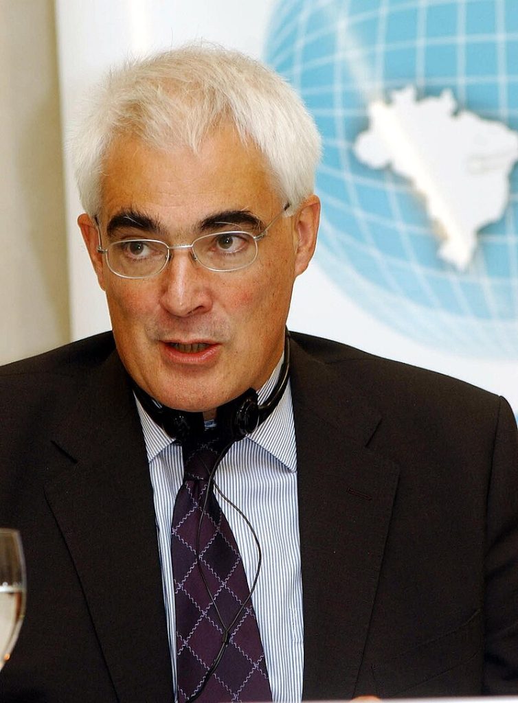 UK chancellor of the exchequer Alistair Darling. Photo: Agência Brasil. This file is licensed under the Creative Commons Attribution 3.0 Brazil license.