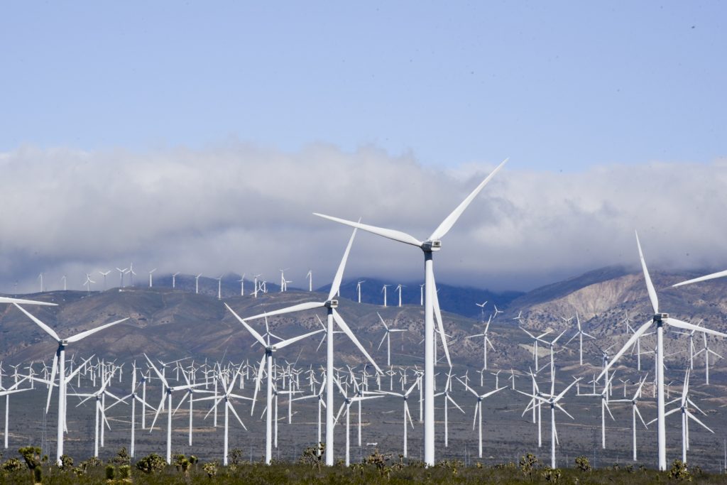 wind energy USA. Wind turbines for power. Photo: Circe Denyer (public domain)