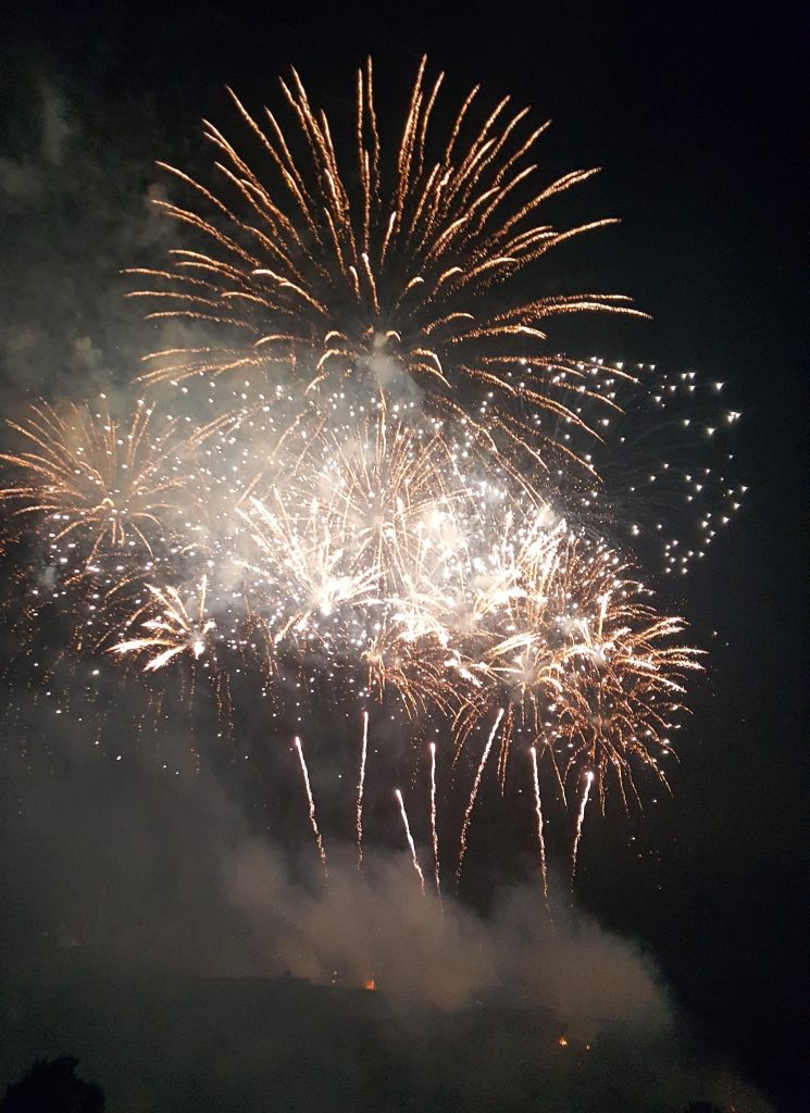 End of Festival fireworks, Edinburgh. Photo © Ian Fraser