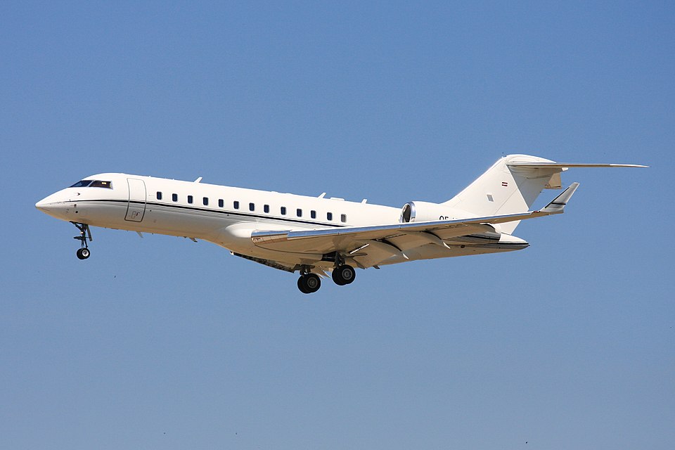 A Bombardier Global Express of Tyrolean Jet Services landing at Frankfurt Airport. Photo: Wo st 01/Wikipedia. Licensed under the Creative Commons Attribution-Share Alike 3.0 Licence.