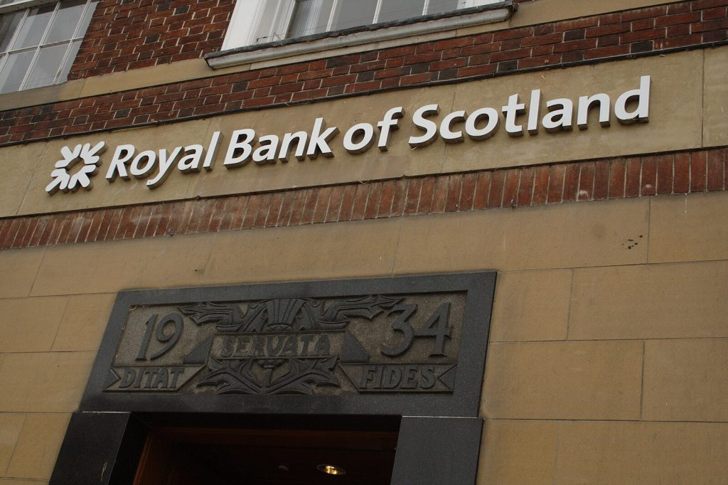 Royal Bank of Scotland sign. Photo: MainlyMazza. File licensed under the Creative Commons Attribution-Share Alike 4.0 International license.
